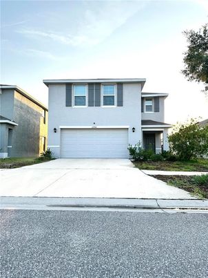 Attached, Exterior, Facade, Split Level