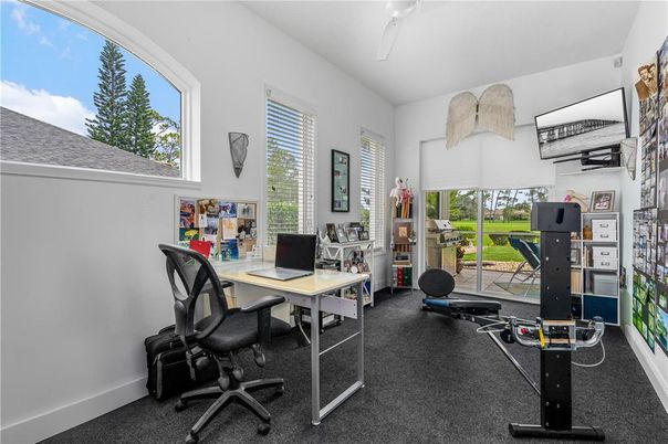 Home Office, Interior