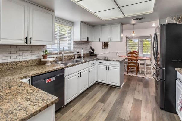 Dining room, Interior, Kitchen, Pendant Lights, Recessed Lighting, Wood Texture Flooring