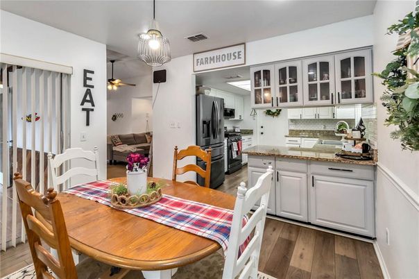 Dining room, Interior, Kitchen, Pendant Lights, Wood Texture Flooring