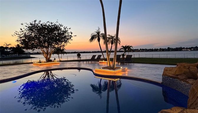 Exterior, Pool, Water