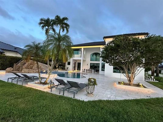 Backyard, Exterior, Pool