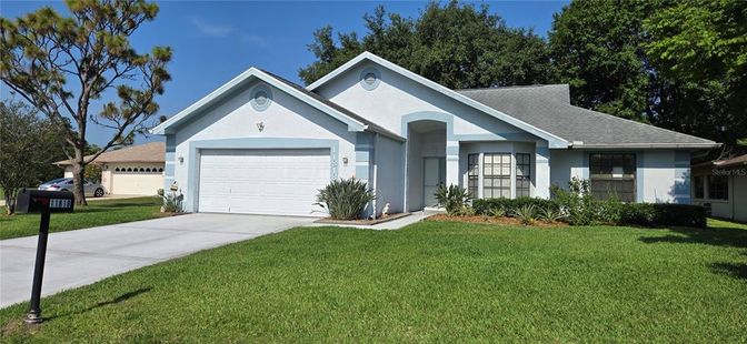 Attached, Exterior, Facade, Ranch