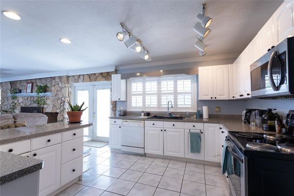 Interior, Kitchen, Recessed Lighting