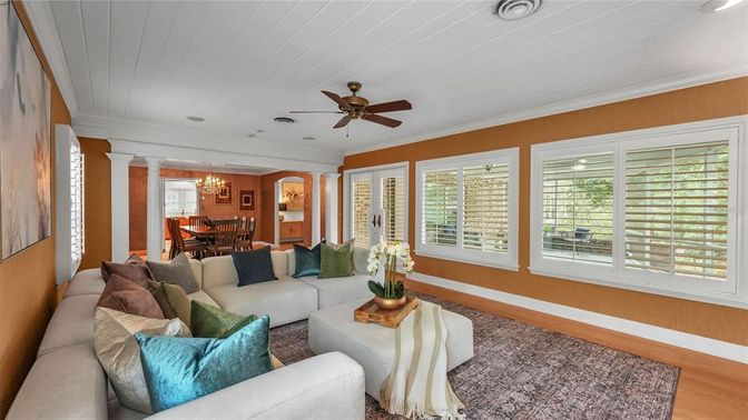 Chandelier, Dining room, Interior, Living room, Wood Texture Flooring