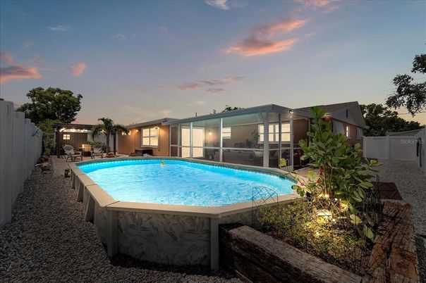 Exterior, Pool