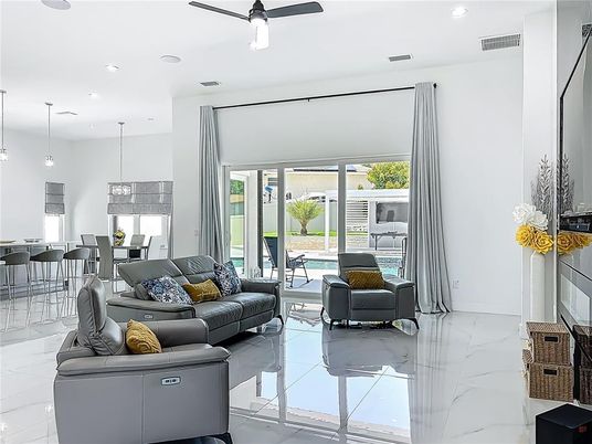 Dining room, Interior, Living room, Marble, Pendant Lights, Recessed Lighting