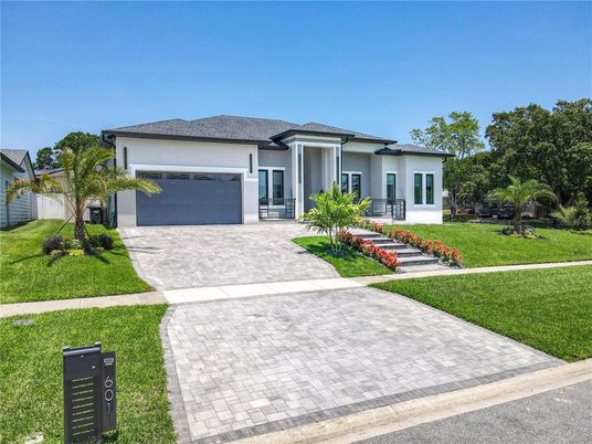 Attached, Exterior, Facade, Ranch