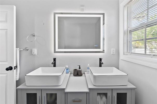 Bathroom, Dual Sink Vanities, Interior