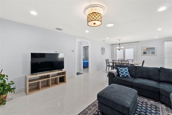 Chandelier, Dining room, Interior, Living room, Recessed Lighting