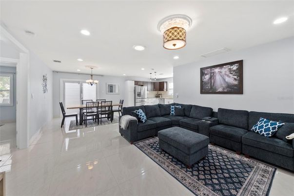 Chandelier, Dining room, Interior, Kitchen, Living room, Pendant Lights, Recessed Lighting