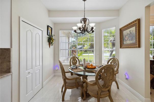 Chandelier, Dining room, Interior