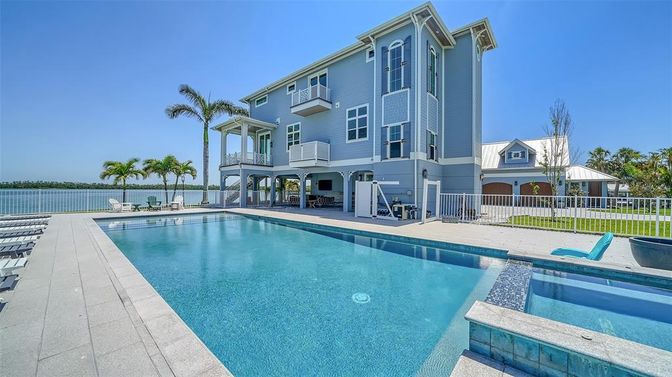 Exterior, Pool, Water