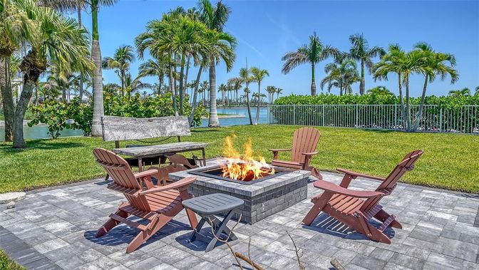 Backyard, Exterior, Water