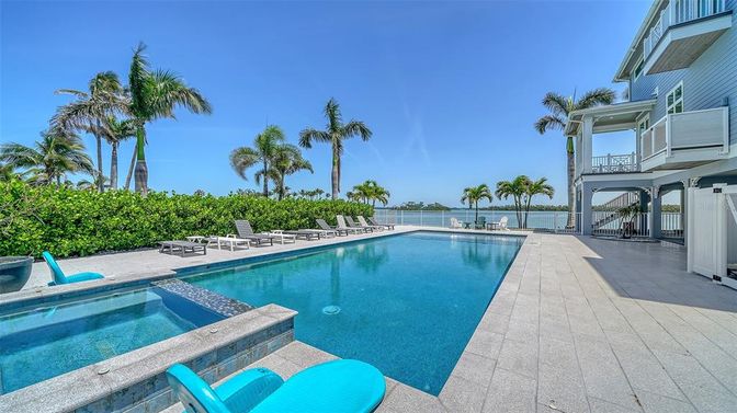 Exterior, Pool, Water