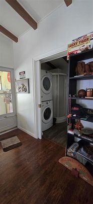 Interior, Washer, Wooden Beams, Wood Texture Flooring