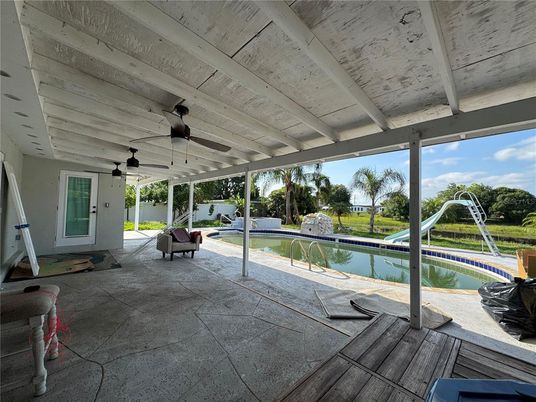 Exterior, Pool