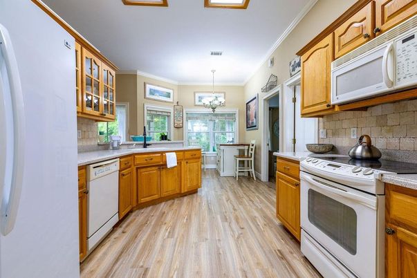 Chandelier, Dining room, Interior, Kitchen, Pendant Lights, Wood Texture Flooring