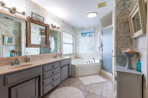 Bathroom, Dual Sink Vanities, Interior