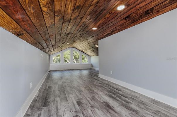 Empty room, Interior, Recessed Lighting, Wooden Ceilings, Wood Texture Flooring