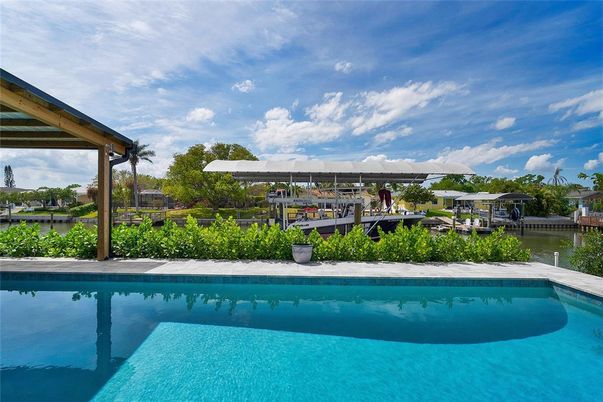 Exterior, Pool, Water