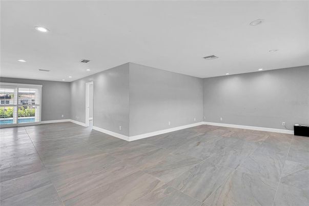 Empty room, Interior, Recessed Lighting