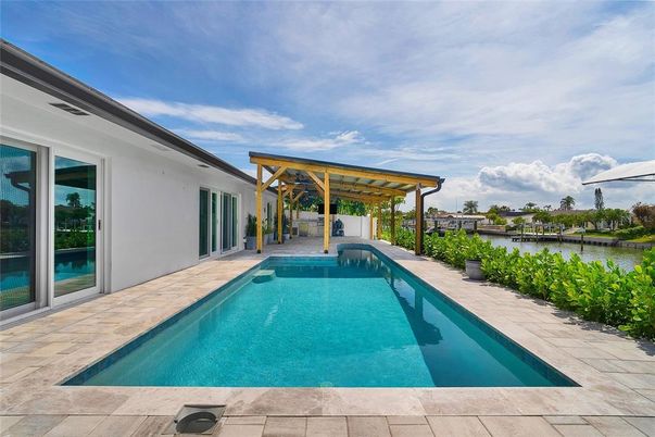 Exterior, Pool, Water