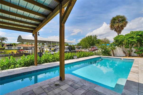 Exterior, Pool