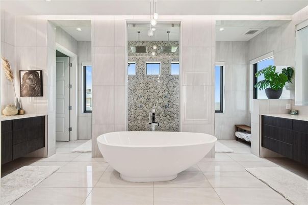 Bathroom, Free Standing Baths, Glass Shower, Interior, Pendant Lights, Recessed Lighting