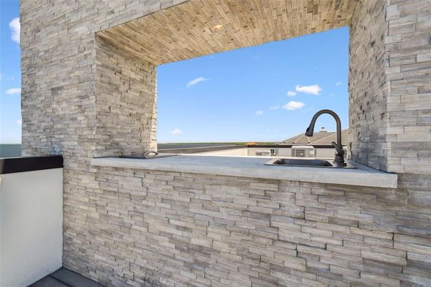 Exterior, Pool, Water