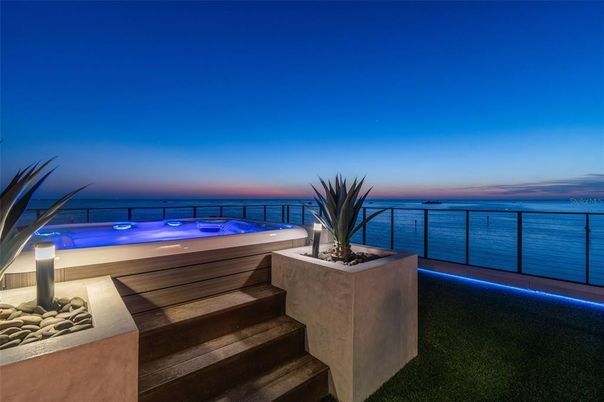 Exterior, Hot Tub, Water