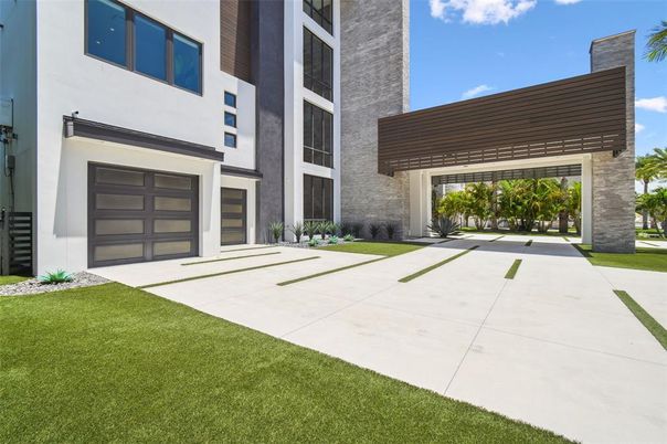 Attached, Exterior, Facade, Modern