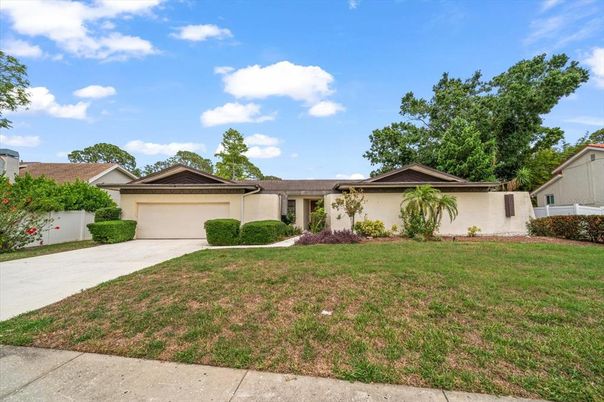 Attached, Exterior, Facade, Ranch