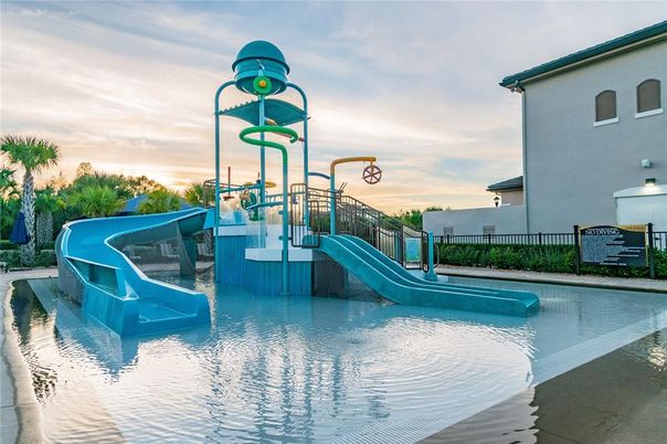 Exterior, Playground, Pool