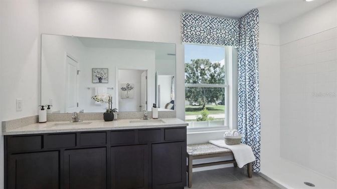 Bathroom, Dual Sink Vanities, Interior, Recessed Lighting