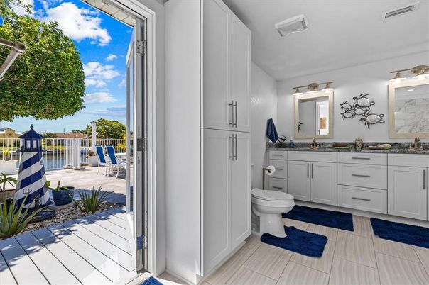 Bathroom, Dual Sink Vanities, Interior, Water