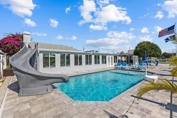 Exterior, Playground, Pool
