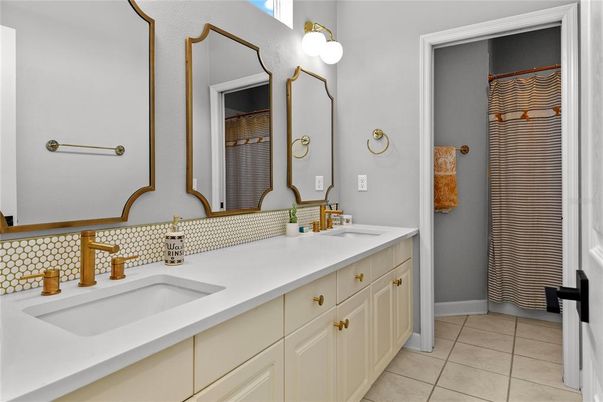 Bathroom, Dual Sink Vanities, Interior
