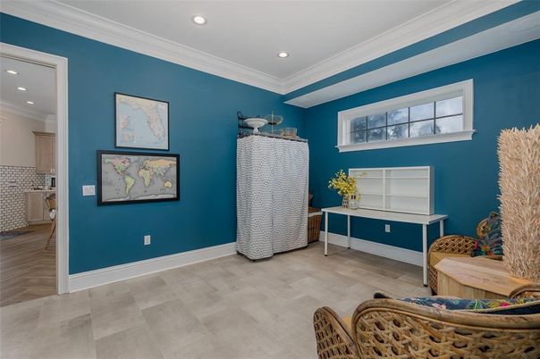 Interior, Recessed Lighting, Wood Texture Flooring
