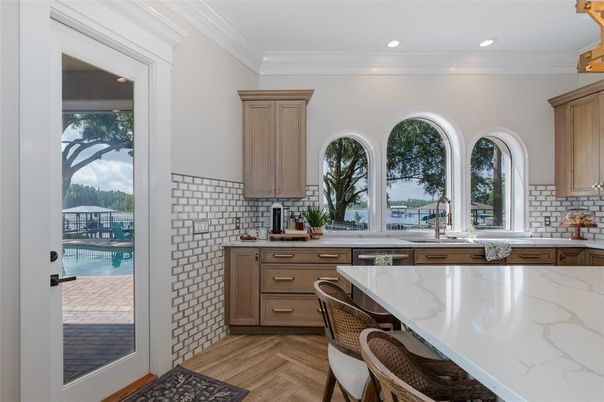 Interior, Kitchen, Recessed Lighting, Water, Wood Texture Flooring