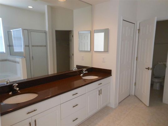 Bathroom, Dual Sink Vanities, Interior, Recessed Lighting