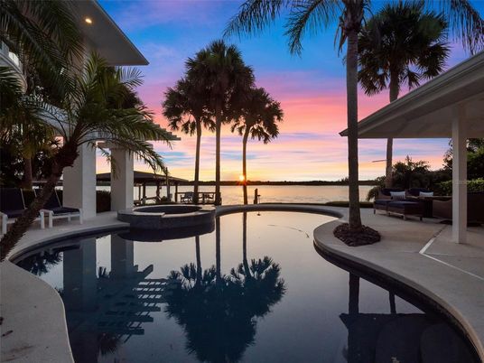 Exterior, Pool, Water