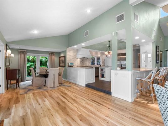 Chandelier, Dining room, Interior, Kitchen, Pendant Lights, Recessed Lighting, Wood Texture Flooring