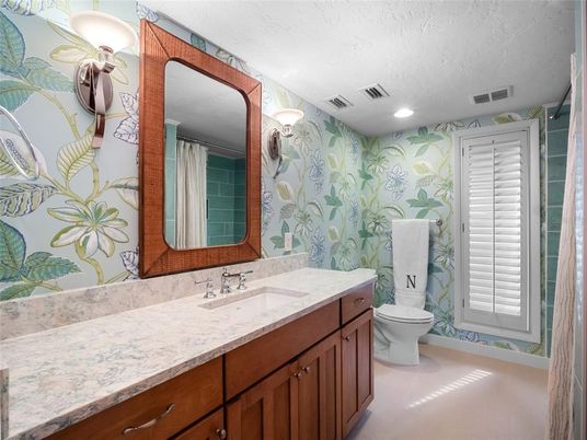 Bathroom, Interior, Recessed Lighting
