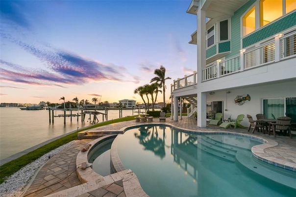 Exterior, Pool, Water