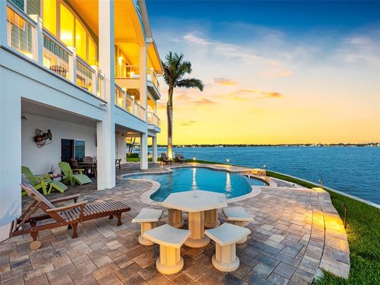 Exterior, Pool, Water