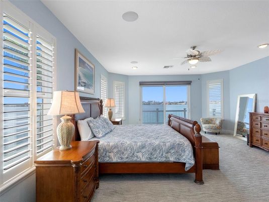 Bedroom, Interior, Recessed Lighting, Water
