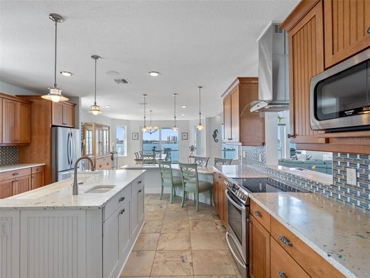 Chandelier, Dining room, Interior, Kitchen, Pendant Lights, Recessed Lighting, Stainless Steel Appliances, Water