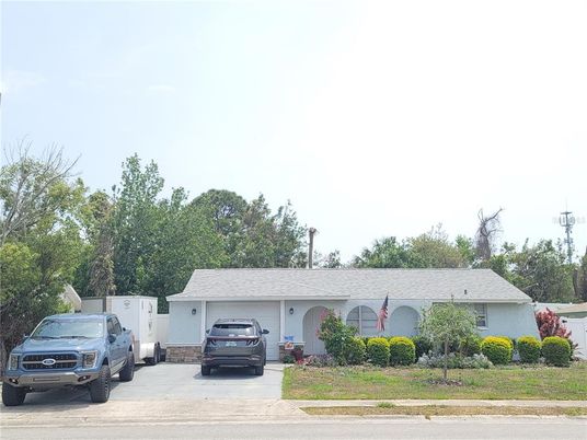 Attached, Exterior, Facade, Ranch