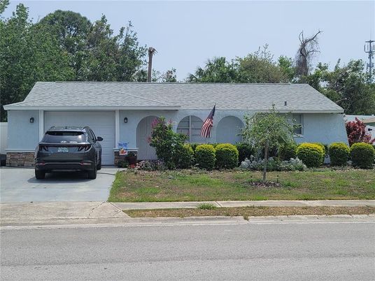 Attached, Exterior, Facade, Ranch